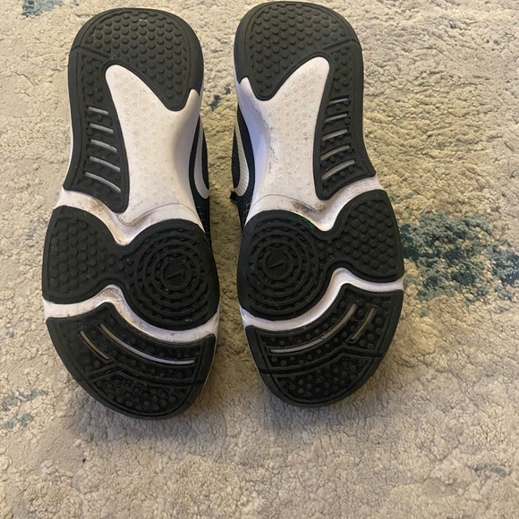 Men’s Nike shoe - Picture 3 of 6